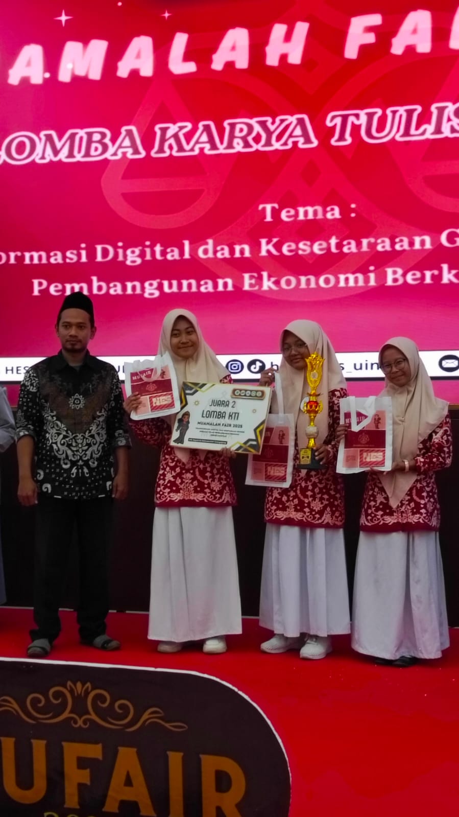 Juara 2 LKTI Muamalah Festival UIN SATU Tulungagung 2025